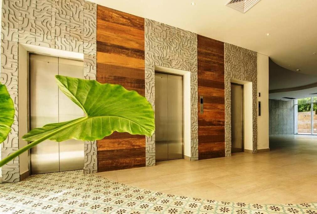 Morros Junto Al Americas Edificio Salida A Playa Apartamento