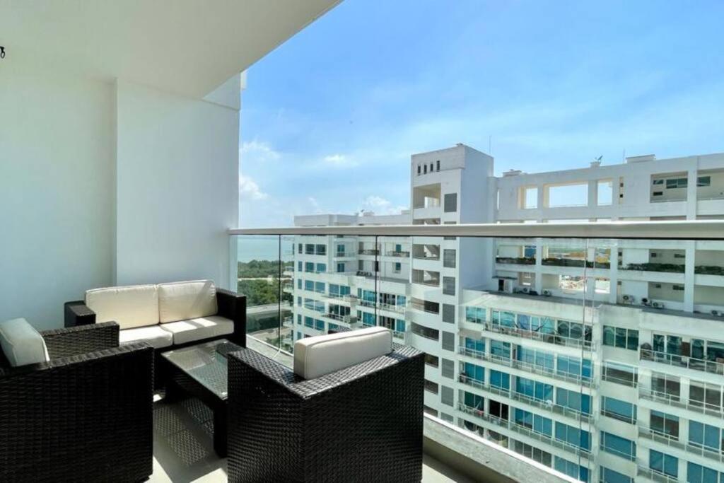 Apartamento Morros Junto Al Americas Edificio Salida A Playa